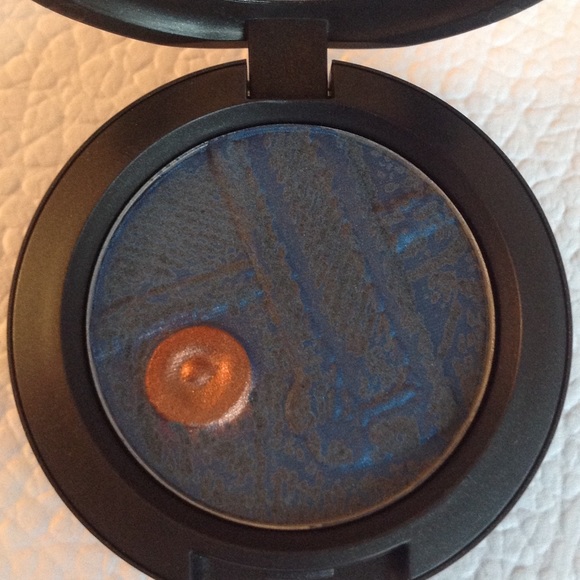 MAC Cosmetics Eye Shadow in shade "MOTÖRHEAD" - Picture 3 of 8
